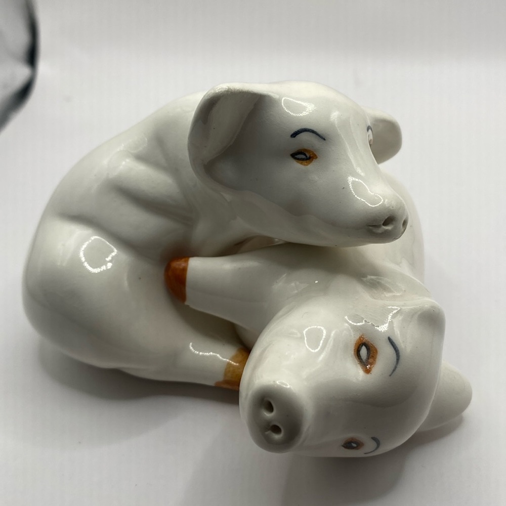 Fitz & Floyd porcelain pigs salt and pepper shakers vintage